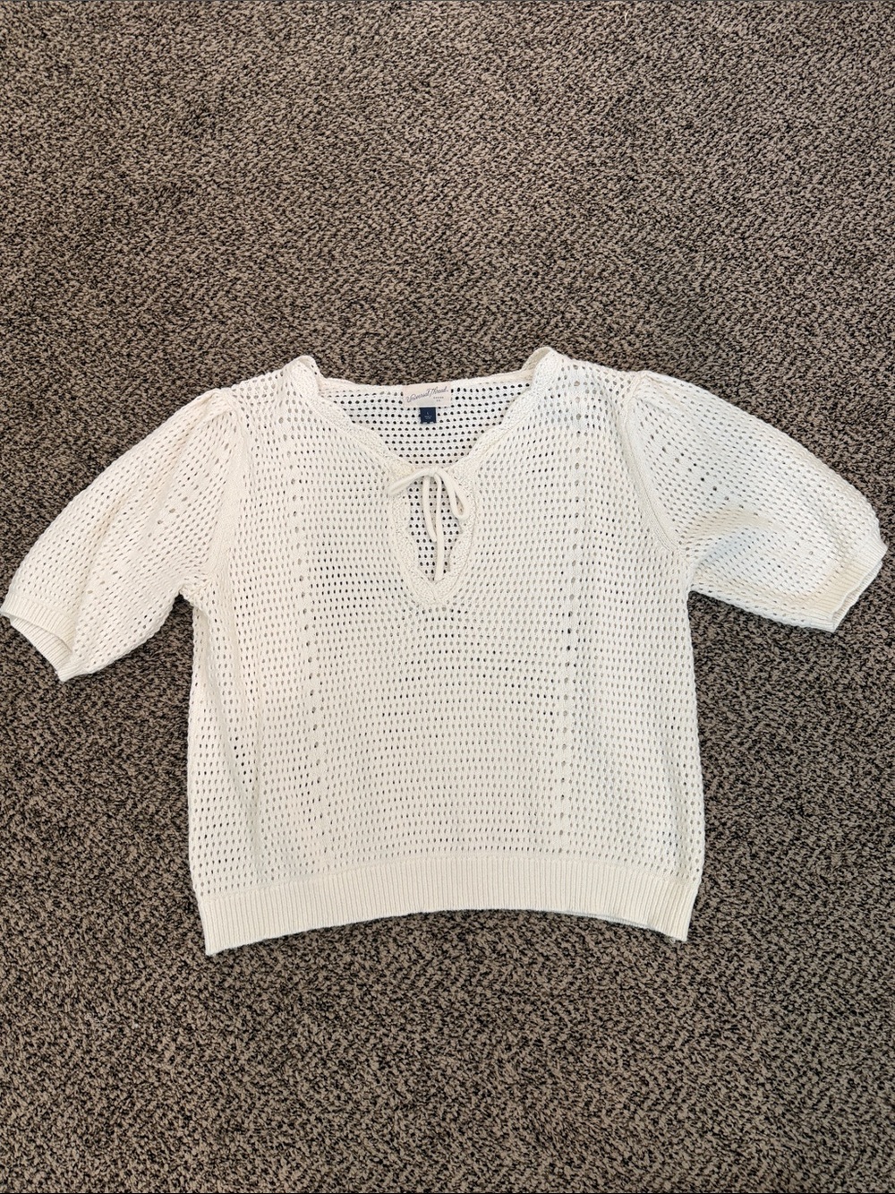 Universal thread tie front sweater